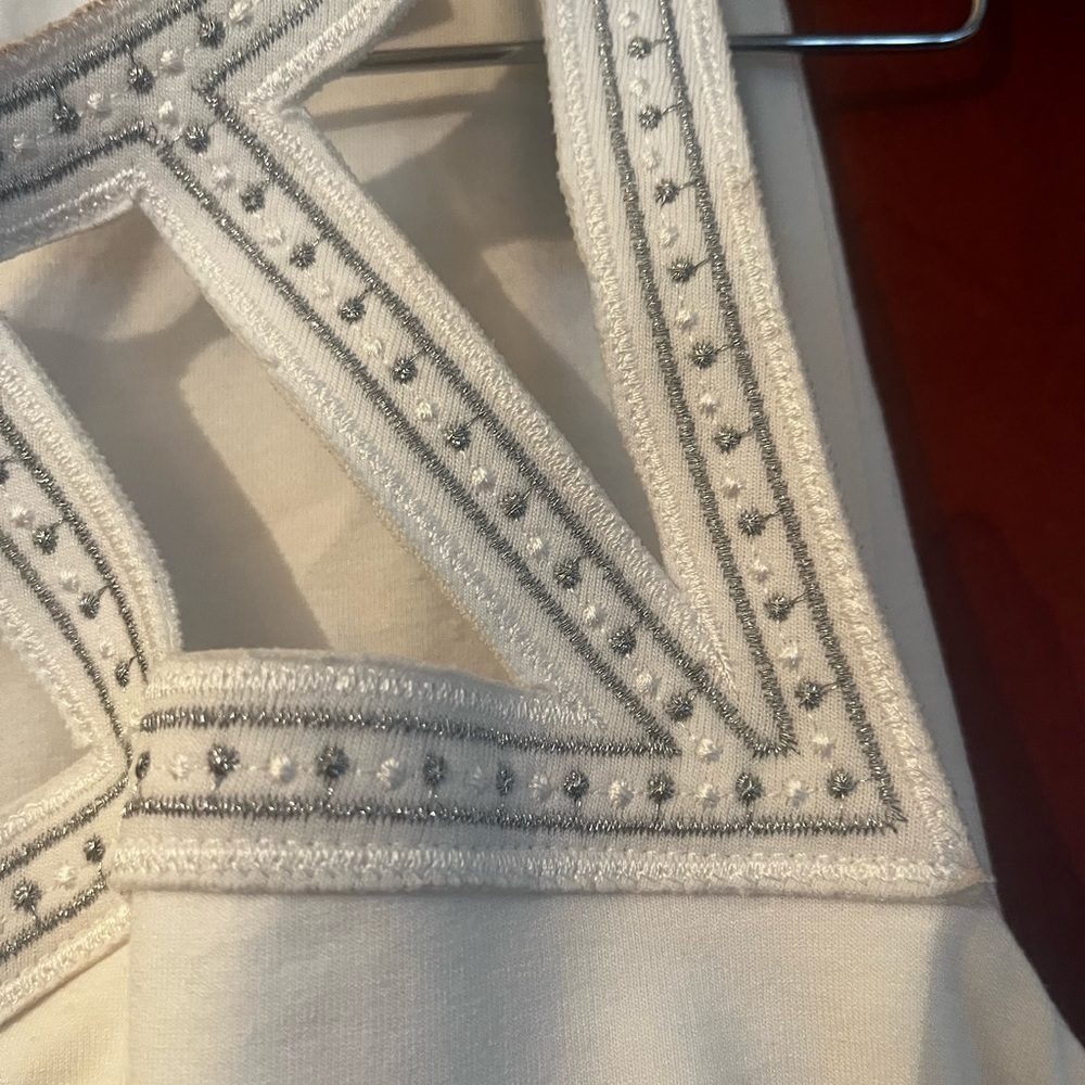 White House Black Market White Sz Small Embroidery Sleeveless Top - Picture 7 of 10